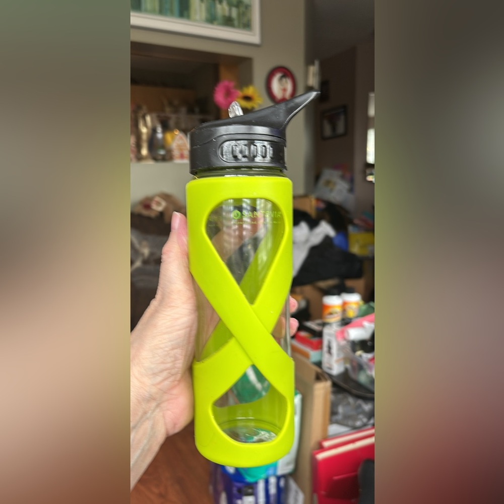 Santevia Glass Lime Green Water Tumbler.  Excellent Condition!